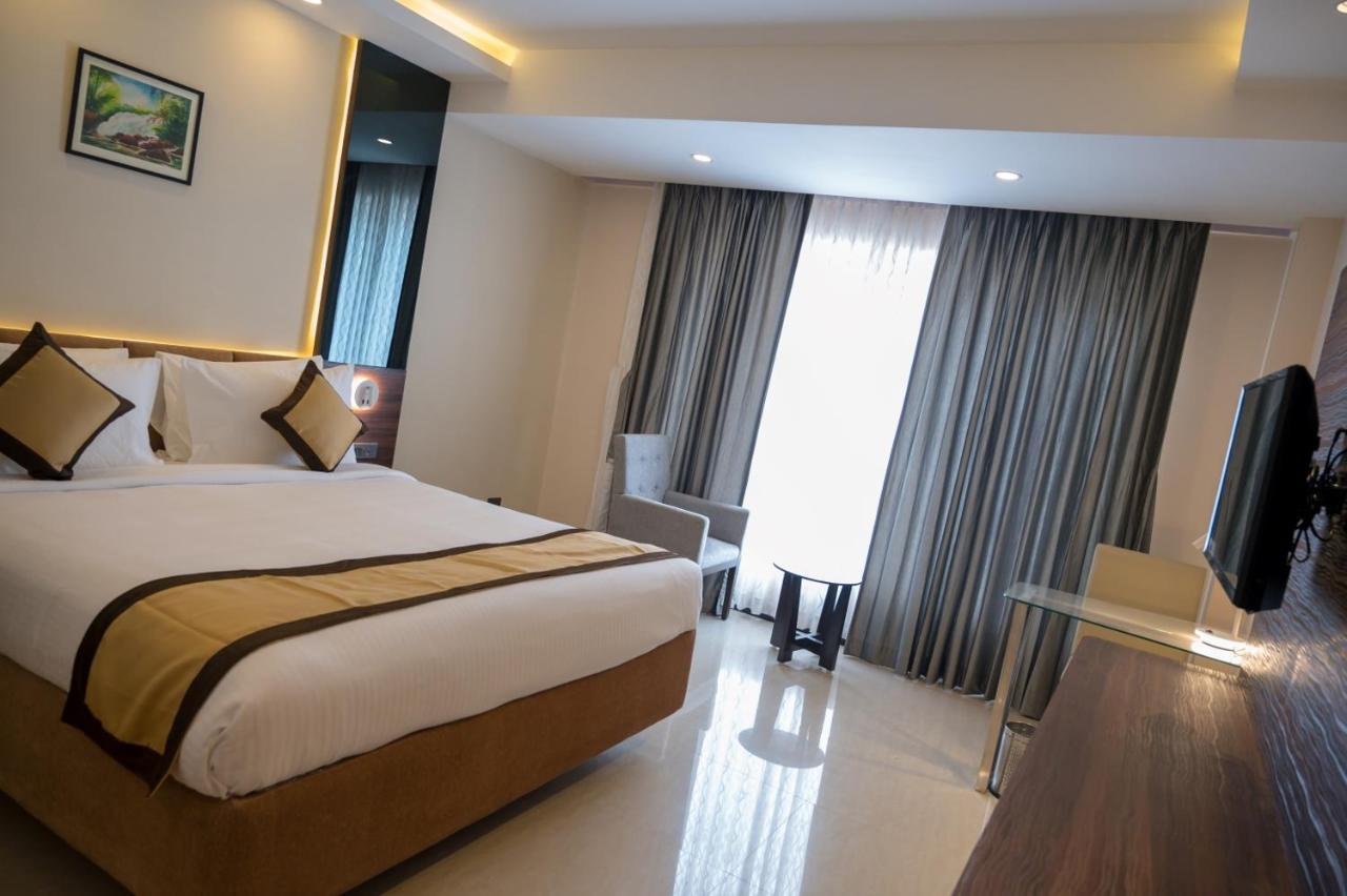מלון Baharampur Golden Retreat מראה חיצוני תמונה