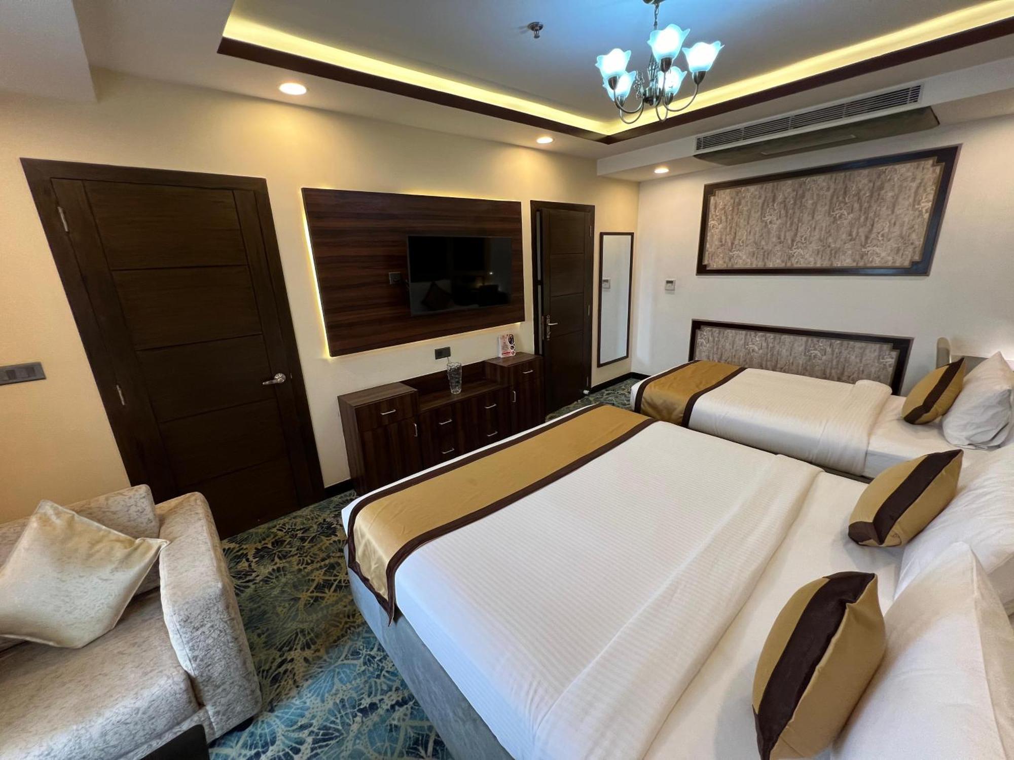 מלון Baharampur Golden Retreat מראה חיצוני תמונה